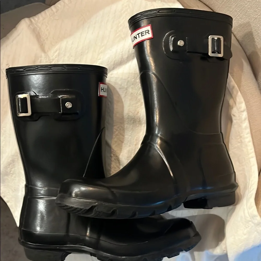 Hunter Women's Black Rain Boots - Picture 3 of 3